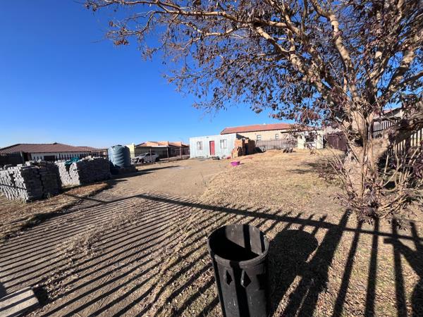 560 m² Land