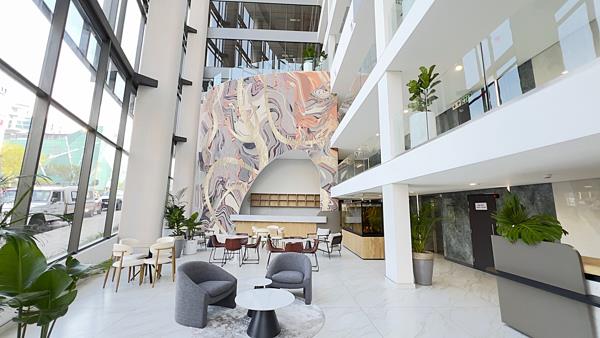 800 m² Office Space