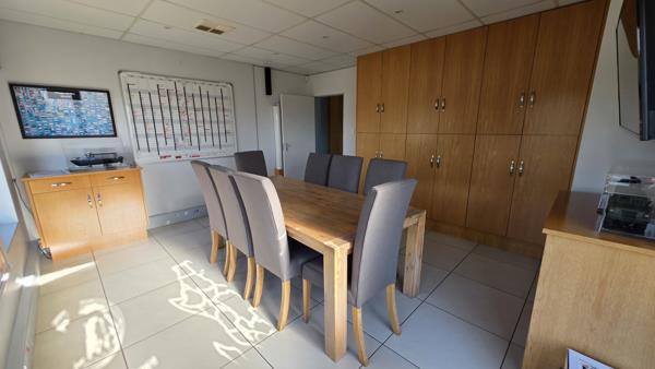 302 m² Commercial space