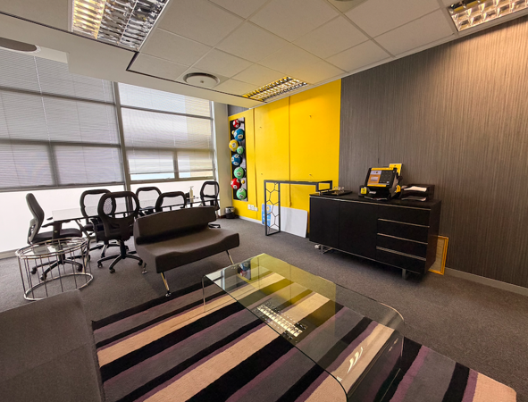 324 m² Commercial space