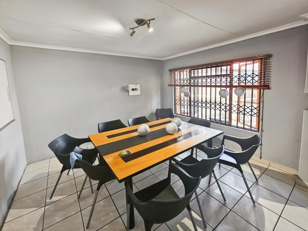 325 m² Commercial space