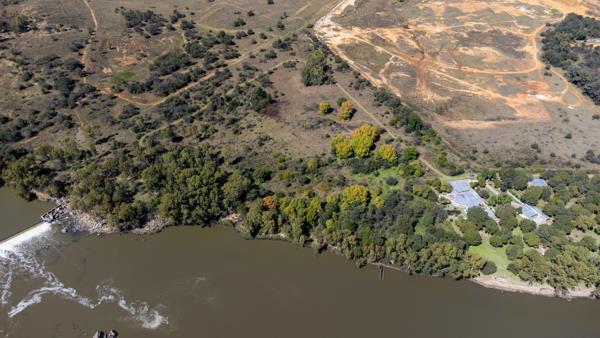 930 m² Land