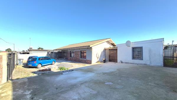 5 Bedroom House