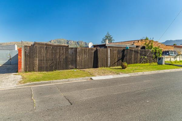 496 m² Land