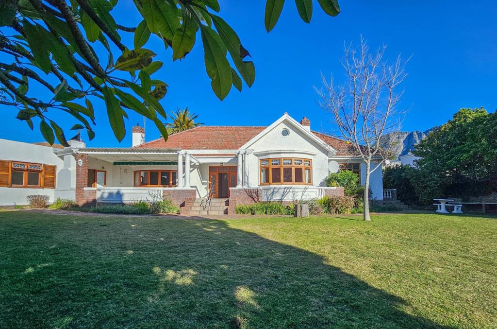 7 Bedroom House