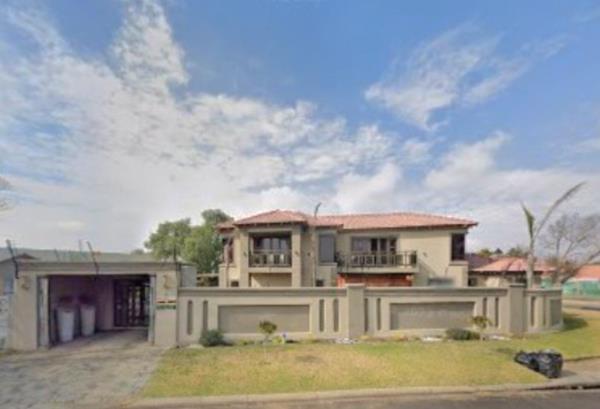 7 Bedroom House