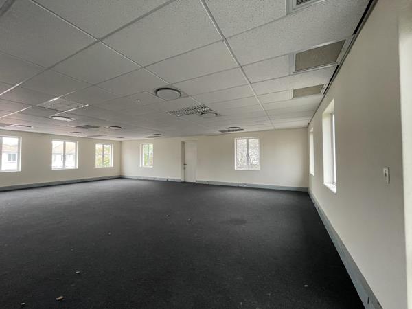 566 m² Commercial space
