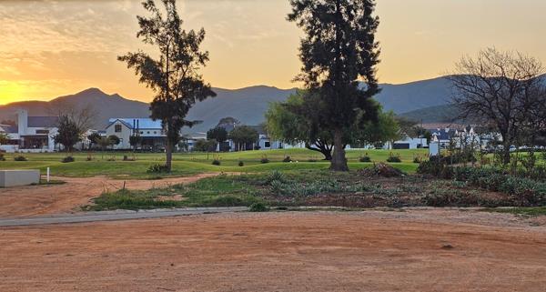 565 m² Land