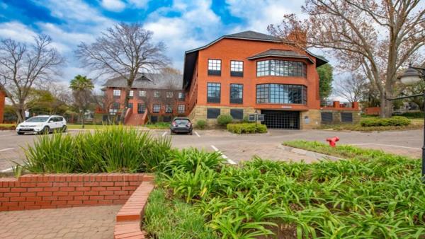 498 m² Commercial space