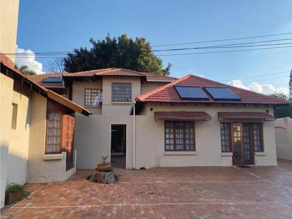 10 Bedroom House