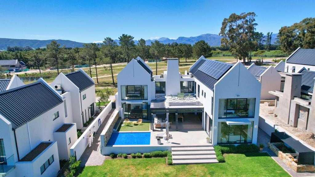 4 Bedroom House