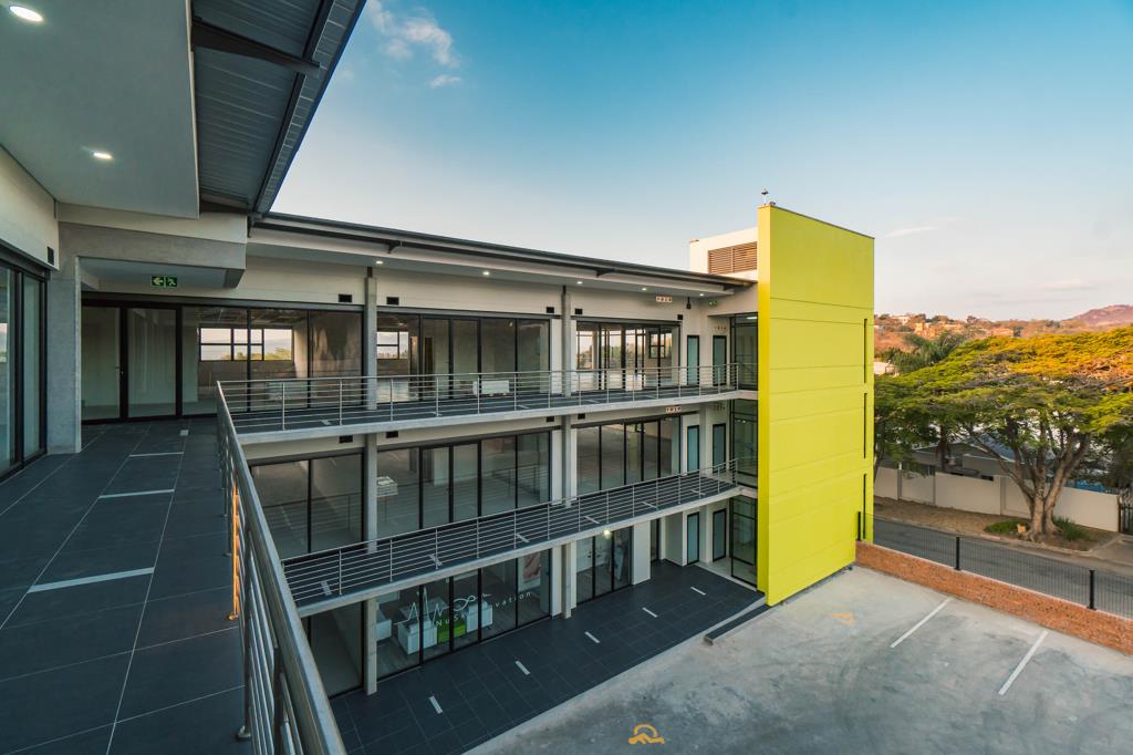 56.5 m² Commercial space