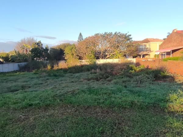 750 m² Land