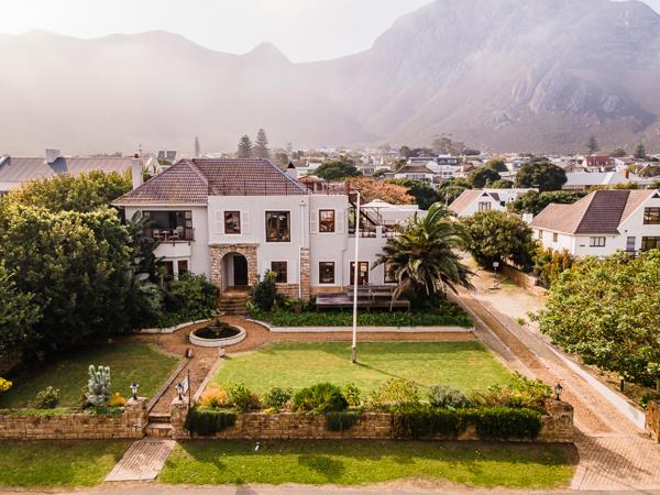 11 Bedroom House