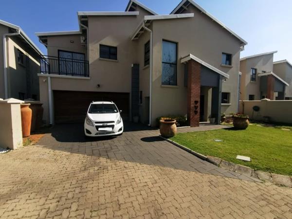 4 Bedroom Townhouse