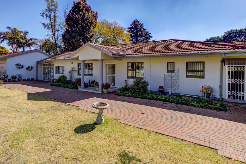 5 Bedroom House