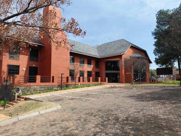 794 m² Commercial space