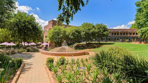 639 m² Commercial space