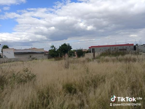 1 100 m² Land