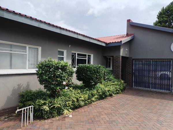 6 Bedroom House