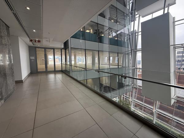 3 718 m² Commercial space