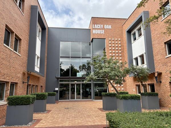 658 m² Office Space