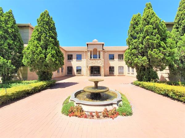 378 m² Office Space