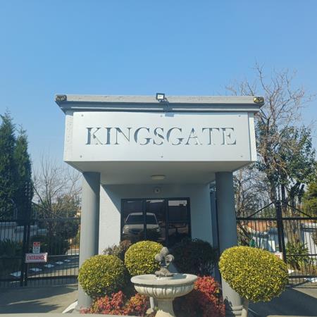 6 Bedroom House