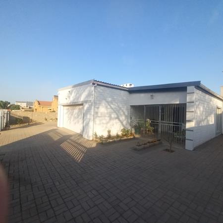 5 Bedroom House