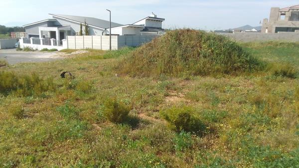 878 m² Land