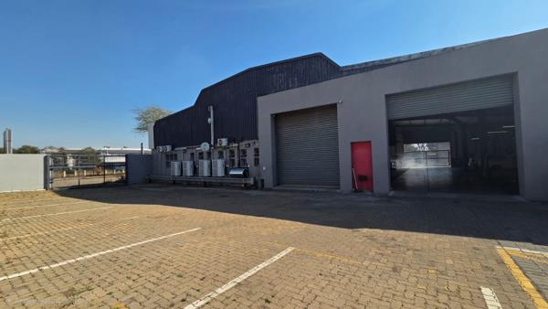 1 044 m² Commercial space