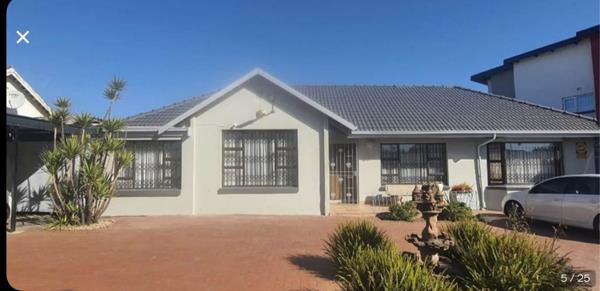 12 Bedroom House