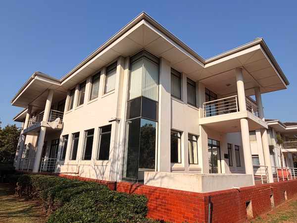 230 m² Commercial space