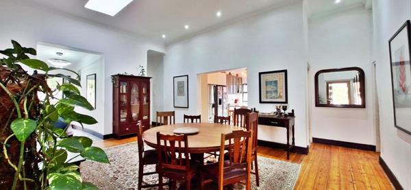 6 Bedroom House