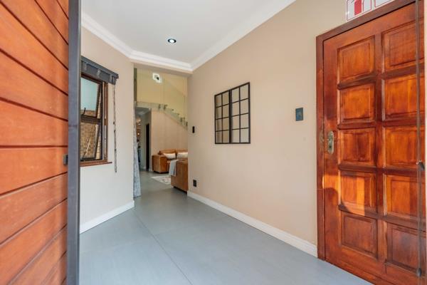 6 Bedroom House
