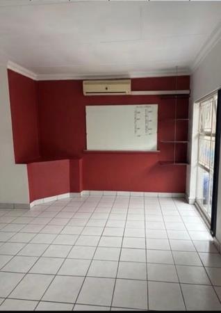 250 m² Commercial space