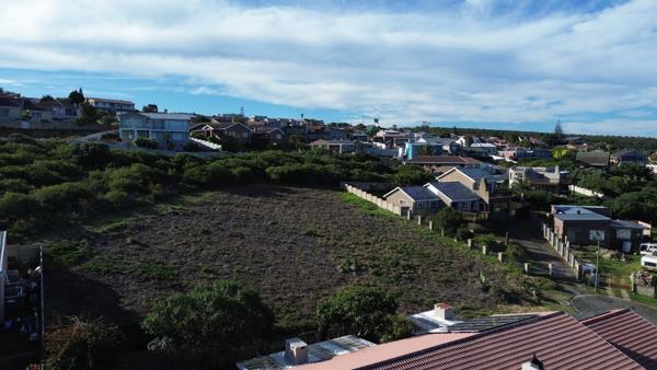 1 020 m² Land