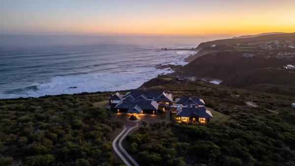 6 Bedroom House