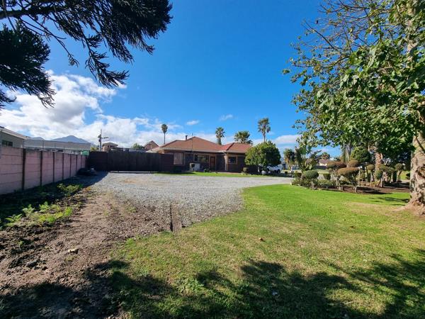 756 m² Land