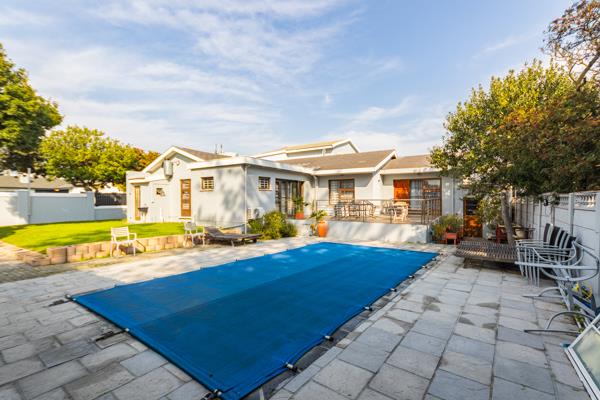 6 Bedroom House