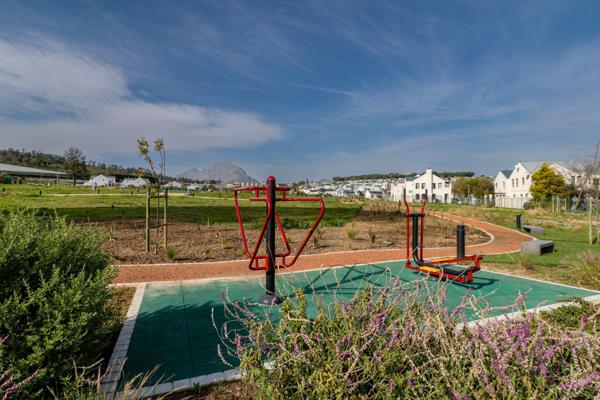 352 m² Land