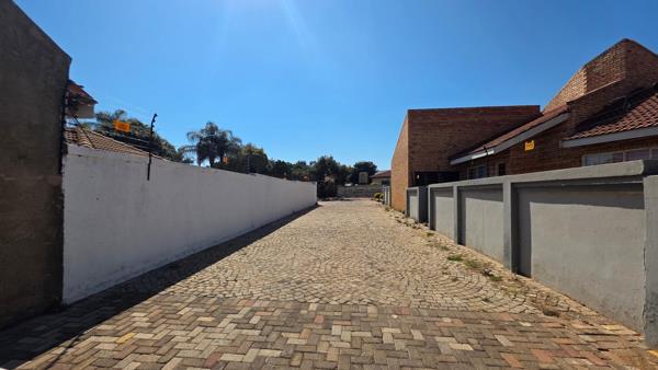 744 m² Land