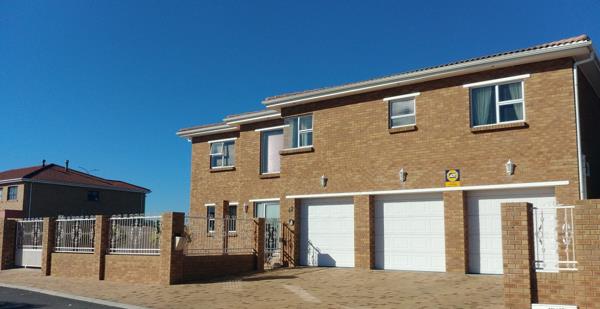 6 Bedroom House
