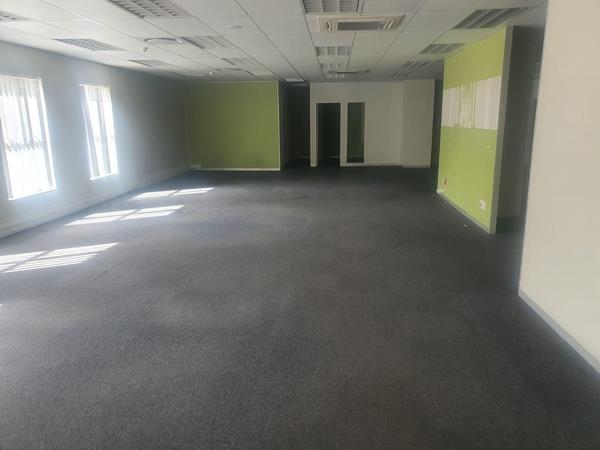 820 m² Office Space