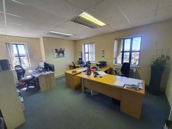 289 m² Office Space