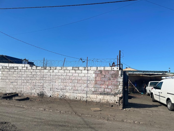 435 m² Land