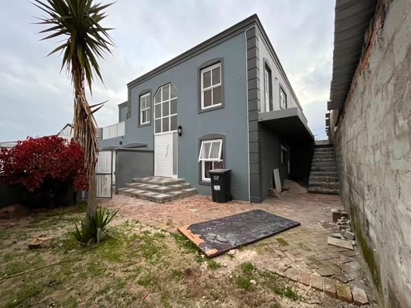 6 Bedroom House
