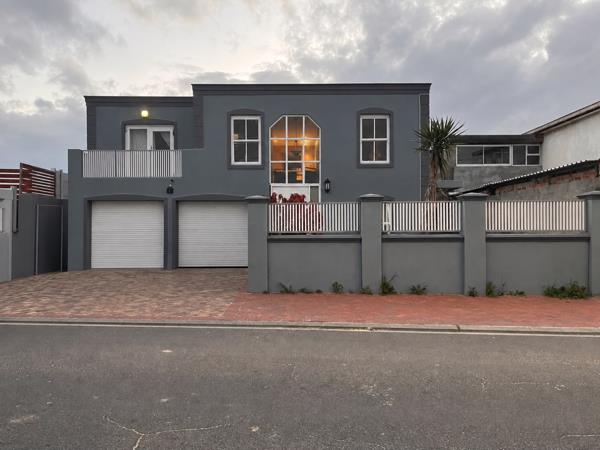6 Bedroom House