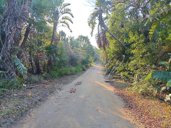 1 012 m² Land