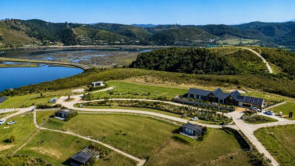 1 715 m² Land